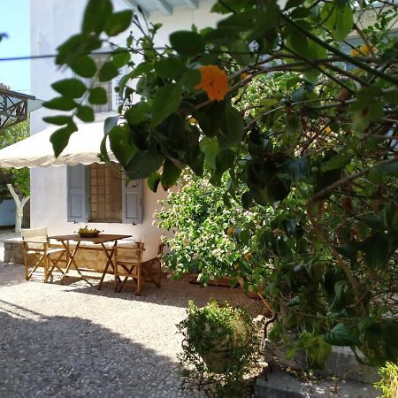 Liknon Guesthouse Villa Galaxidi Bagian luar foto