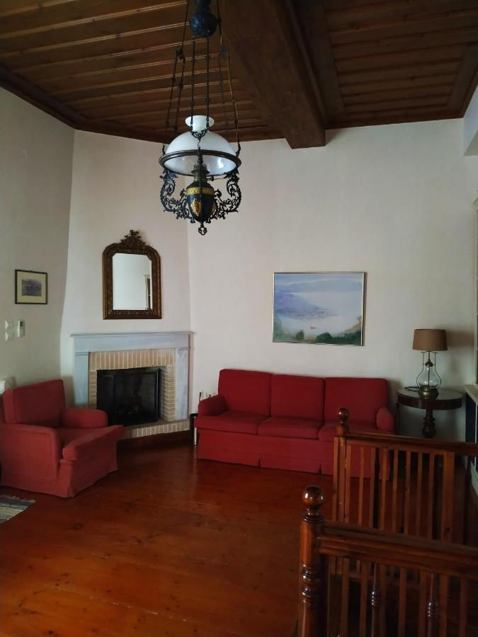 Liknon Guesthouse Villa Galaxidi Bagian luar foto