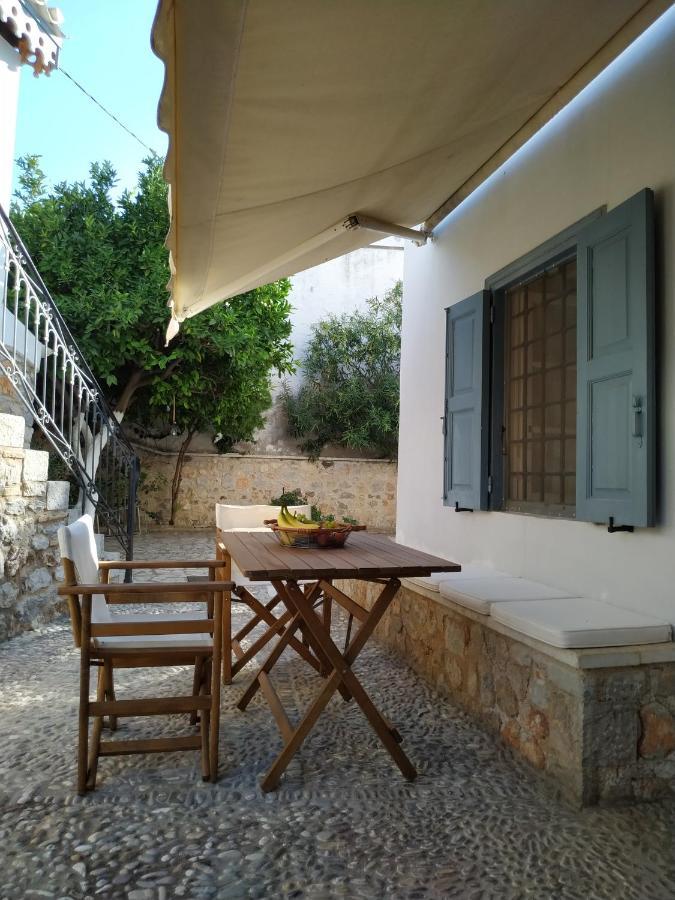 Liknon Guesthouse Villa Galaxidi Bagian luar foto